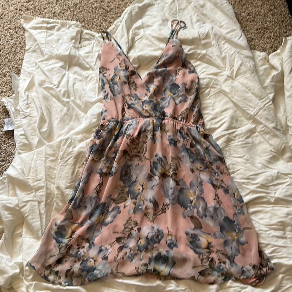 Backless dress